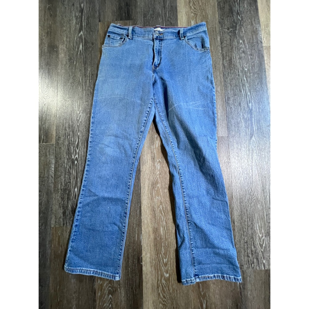 Levi's 550 Relaxed Boot Cut Jeans Womens 14M Blue Medium Wash Stretch Denim